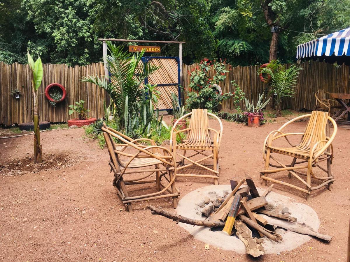 Ava Garden Backpackers Apartment Мто уа Мбу Екстериор снимка