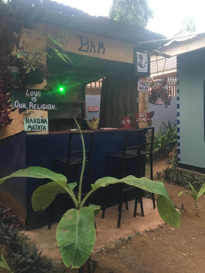 Ava Garden Backpackers Apartment Мто уа Мбу Екстериор снимка
