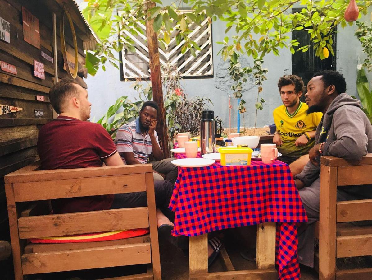 Ava Garden Backpackers Apartment Мто уа Мбу Екстериор снимка