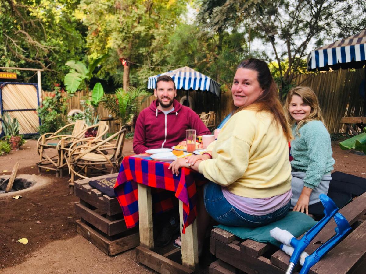 Ava Garden Backpackers Apartment Мто уа Мбу Екстериор снимка