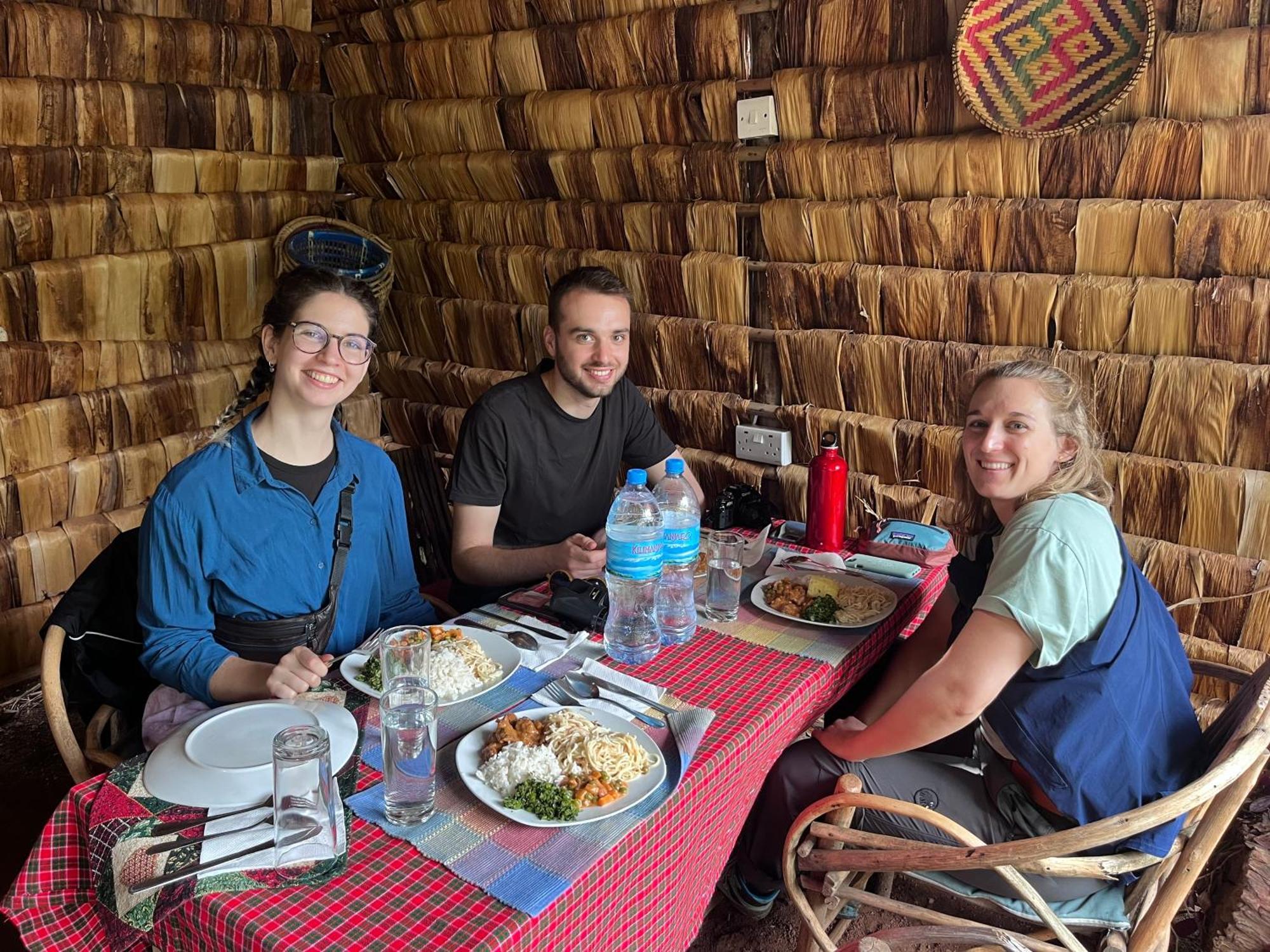 Ava Garden Backpackers Apartment Мто уа Мбу Екстериор снимка